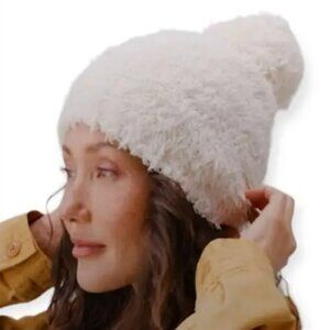 LEMON Cream “Snow Drift” Pom Pom Beanie (SUPER-SOFT & PRETTY)‎